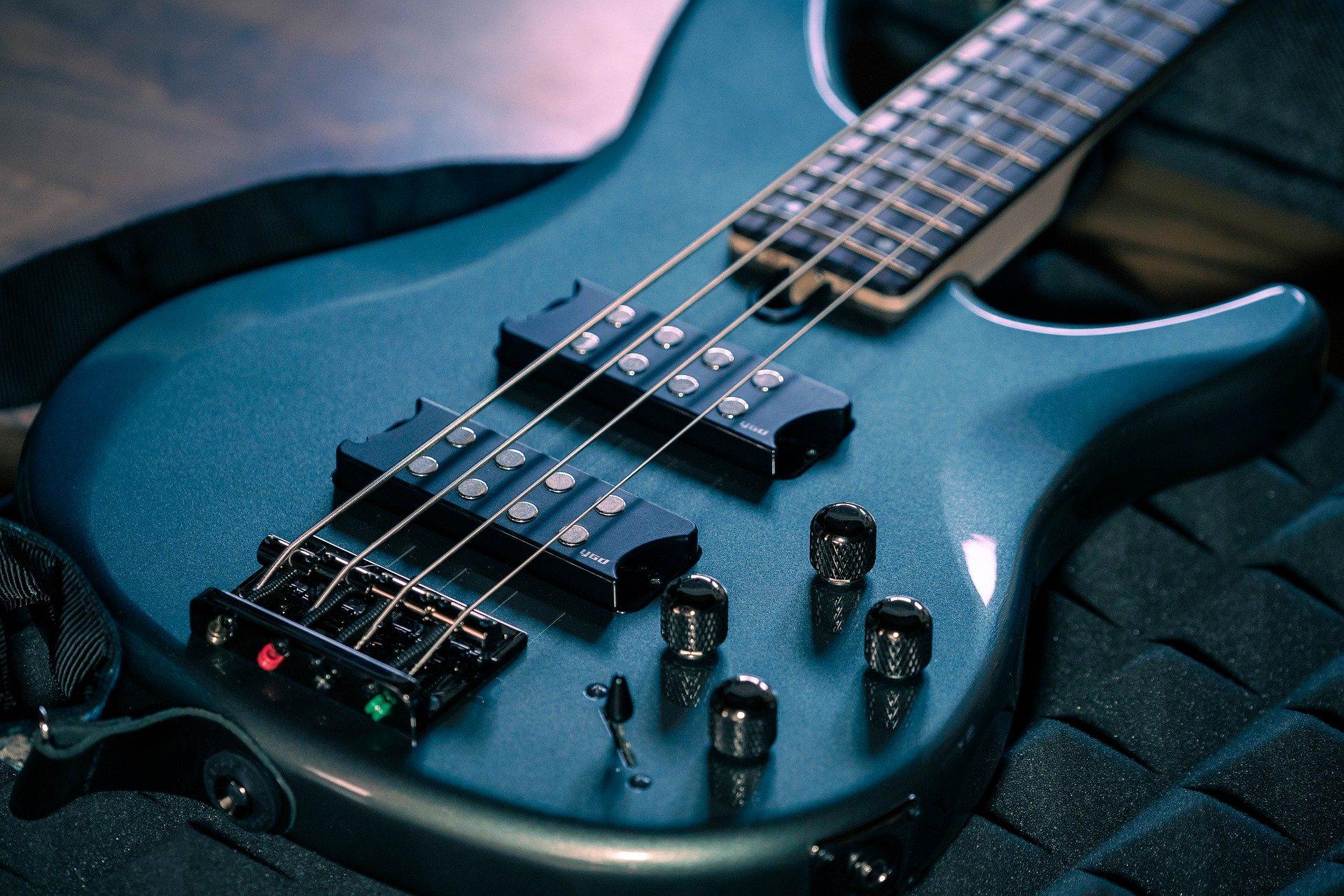 Lagu Dengan Bass Terbaik Yang Bisa Kita Dengarkan
